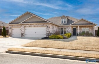 Building Photo - 106 Oak Fletcher Dr