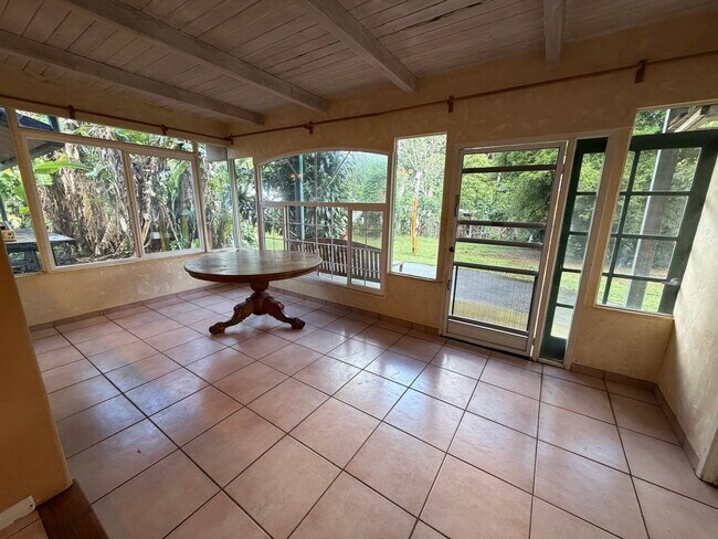 Foto del edificio - 465 Haiku Rd