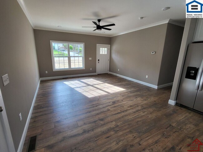 Foto del edificio - 165 Lakeshire Dr