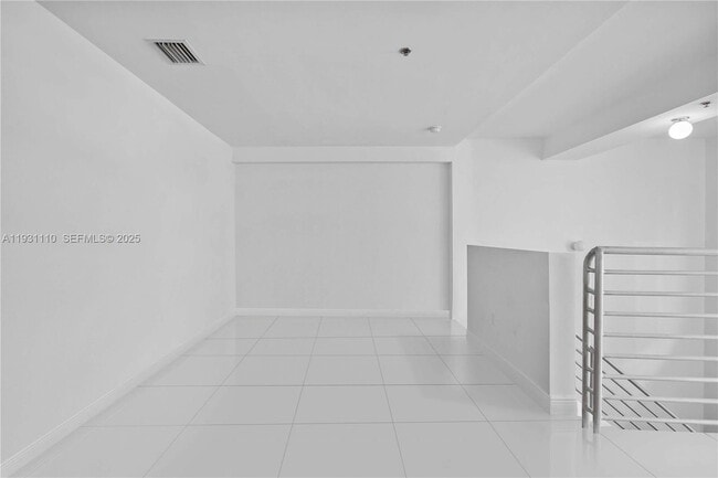 Foto del edificio - 6362 Collins Ave