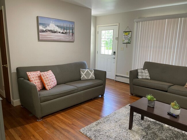 Building Photo - Spacious 4BR ranch in Kirkwood Area - Full...