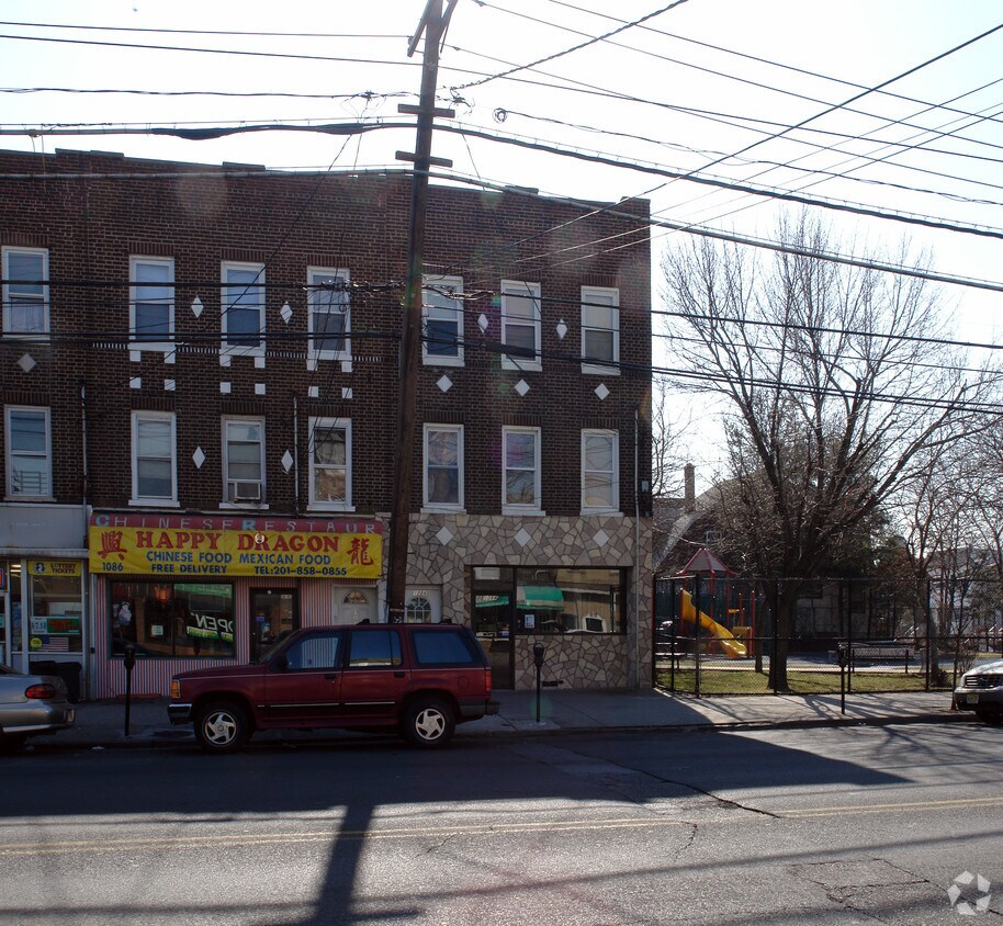 Building Photo - 1084 Avenue C