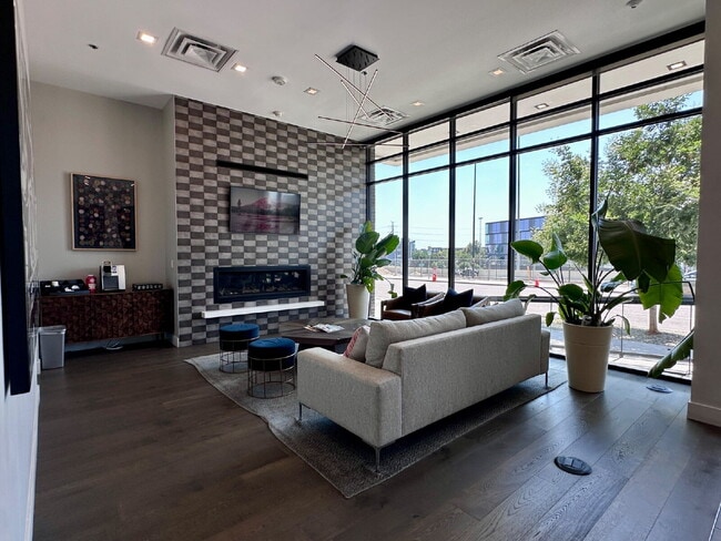 Building Photo - Stunning Denver Condo with Assigned Garage...
