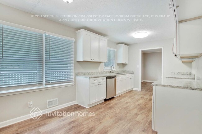 Building Photo - 5747 Woodland Dr