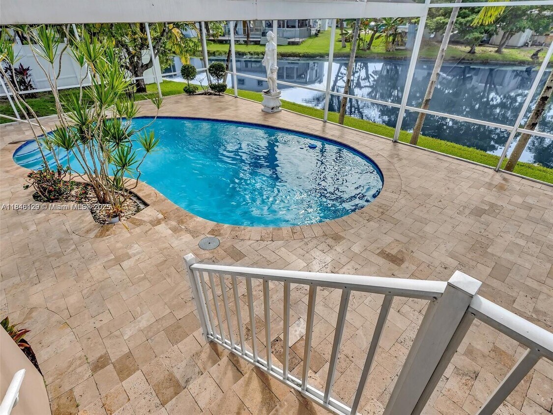 Foto principal - 3917 E Lake Rd