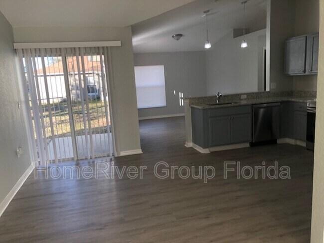 Building Photo - 701 Caracara Ct
