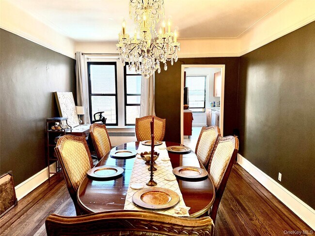 Foto del edificio - 73-20 Austin St