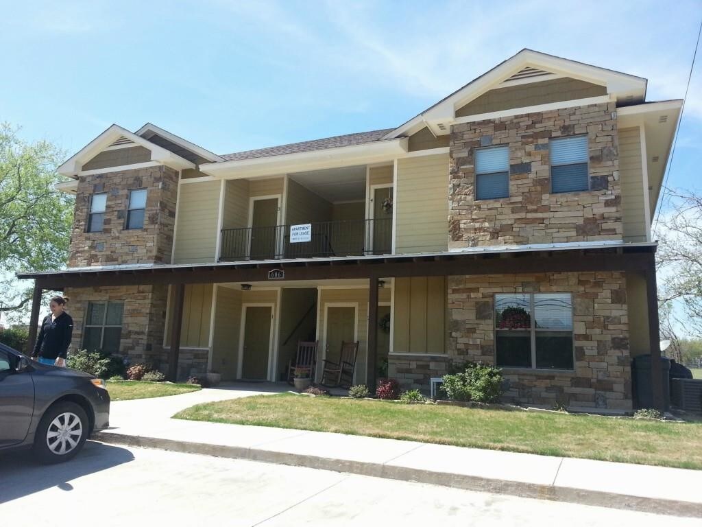Primary Photo - 606 Stadium Dr