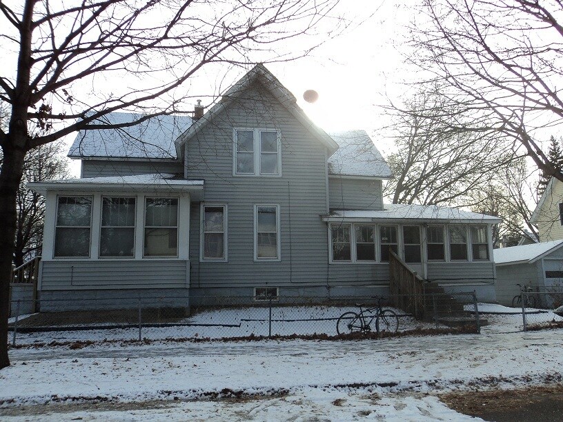 Primary Photo - 1057 15th Ave SE