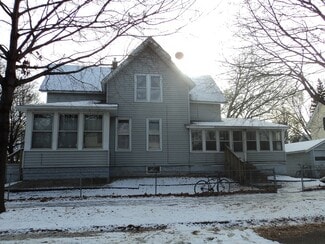 Building Photo - 1057 15th Ave SE