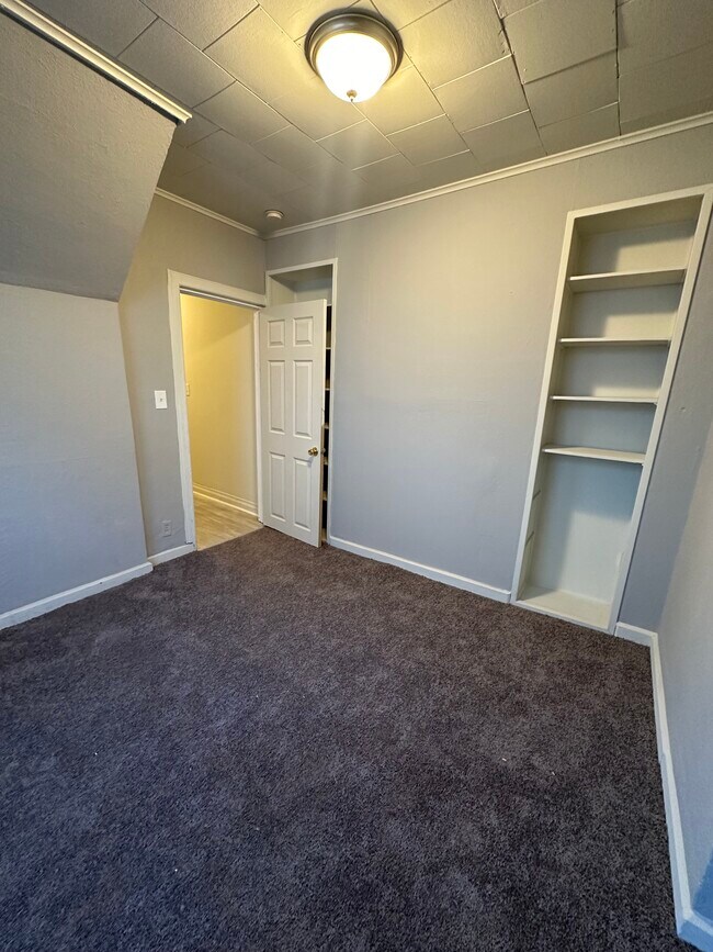 Foto del edificio - 64 McElwain Ave