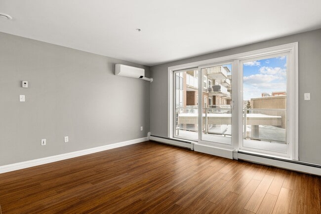 Building Photo - The Woodside