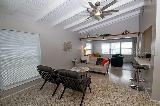 Foto del edificio - 2832 Bay St