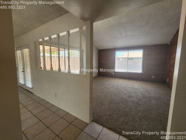 Building Photo - Phoenix home for rent 3 Bed 2 bath