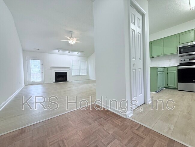 Building Photo - 7400 Ashbury Ct