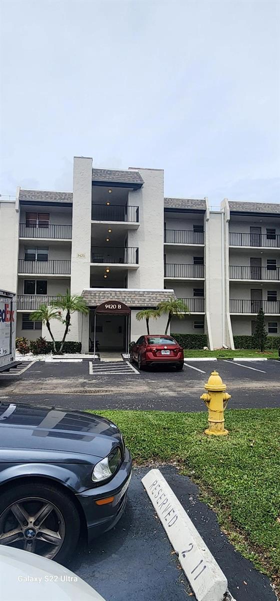 Foto del edificio - 9420 Poinciana Pl