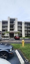 Building Photo - 9420 Poinciana Pl
