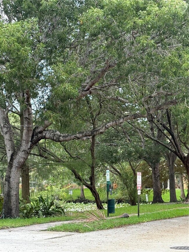 Foto del edificio - 6626 Hidden Cove Dr