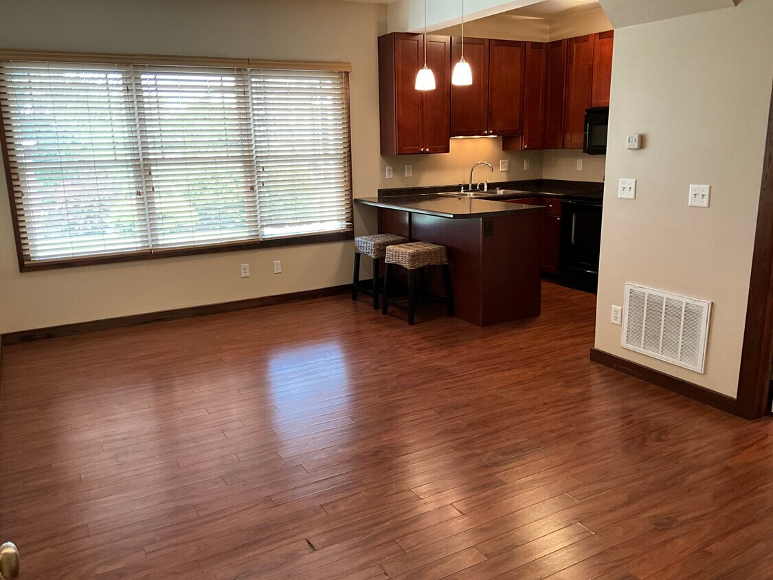 400 Inglewood Blvd Unit 101, WV 26505 Condo for Rent in