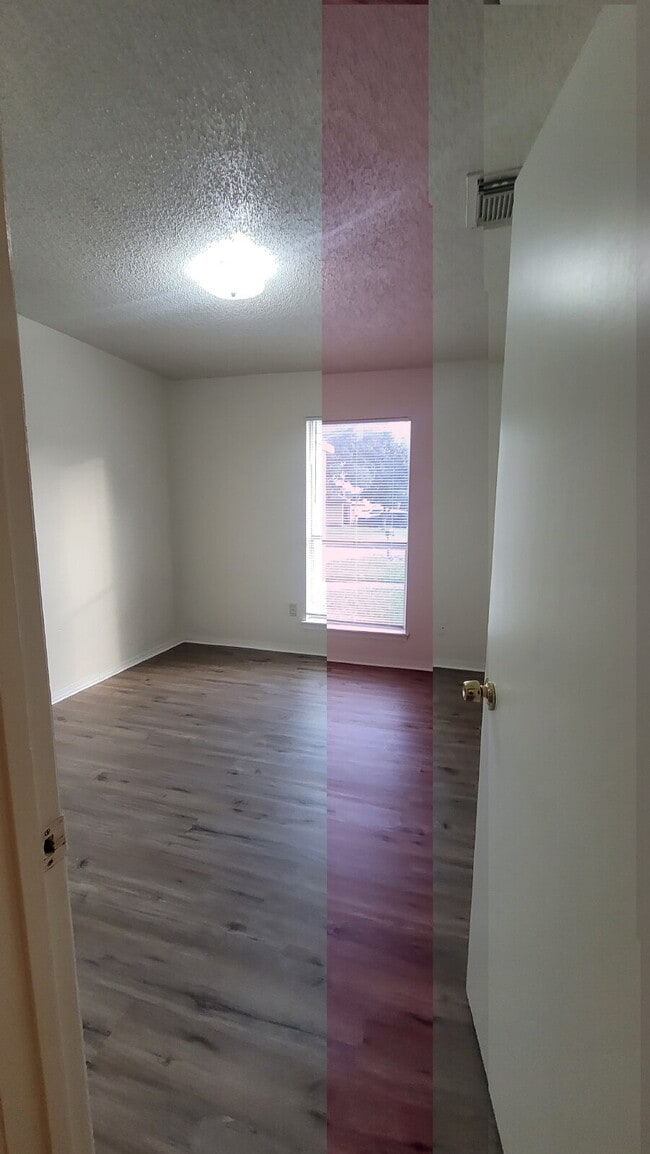 Building Photo - 18214 Almonte Ln