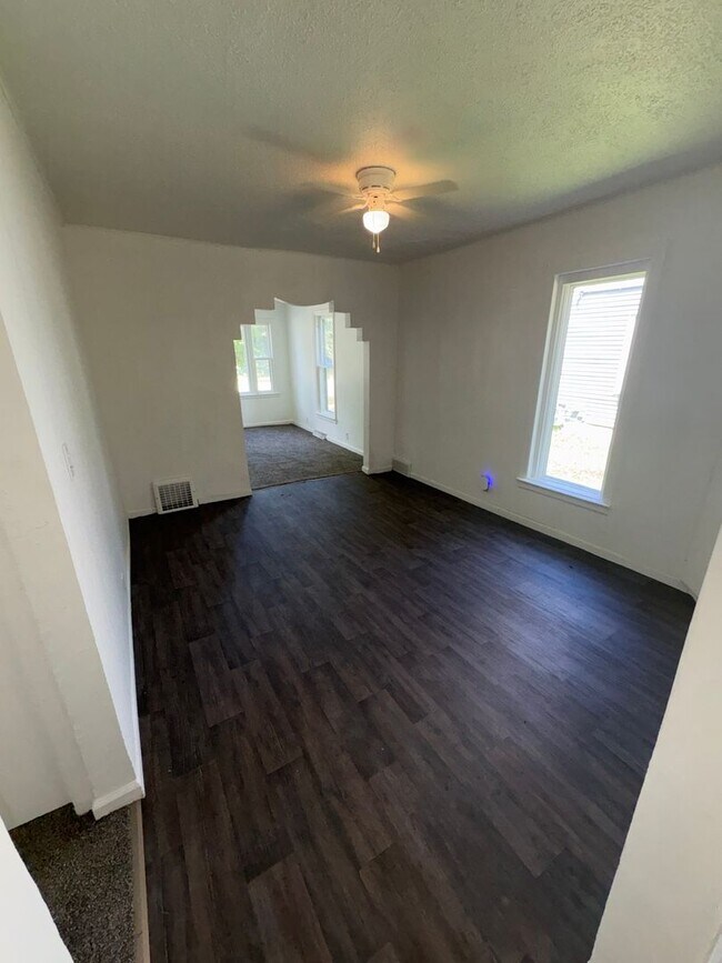 Foto del edificio - Move-In Ready Home in Waterloo