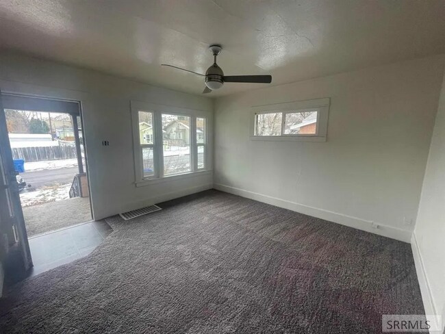 Foto del edificio - 720-730 W Benton St