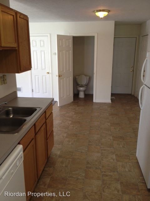 Building Photo - 1223 Western Hills Dr