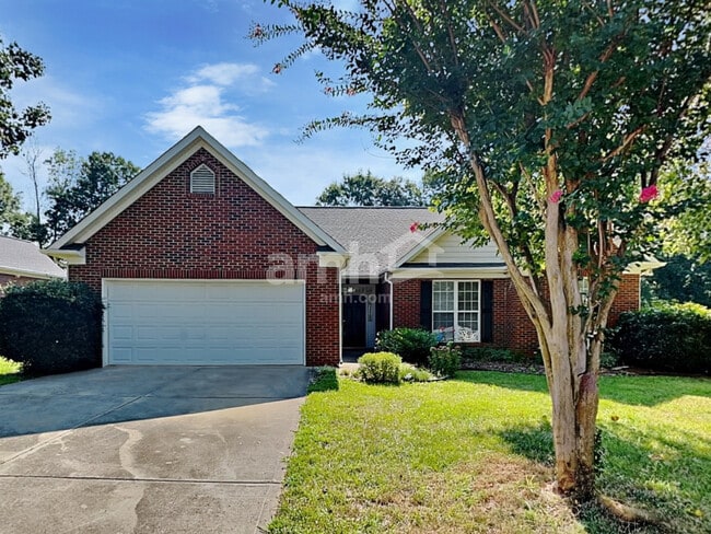 Building Photo - 6604 Conifer Cir