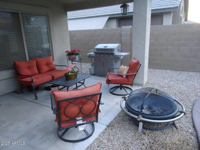 Foto del edificio - 41133 W Sanders Way