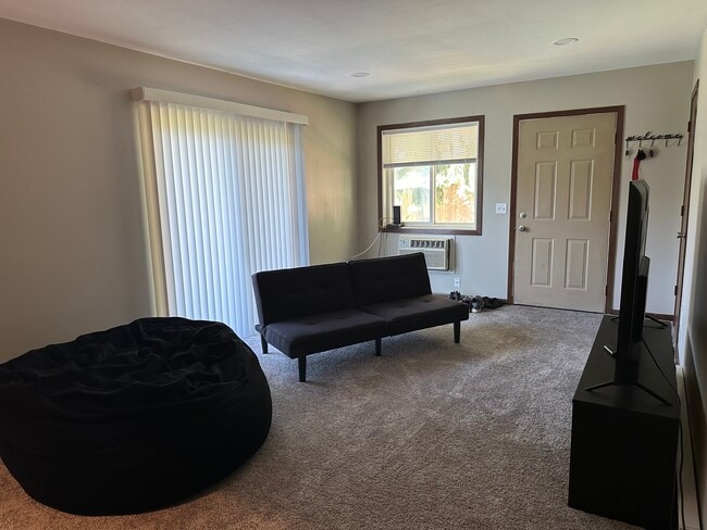 Building Photo - 1116 12th St