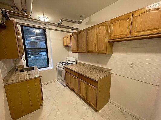 Foto del edificio - 2 bedroom in BRONX NY 10468