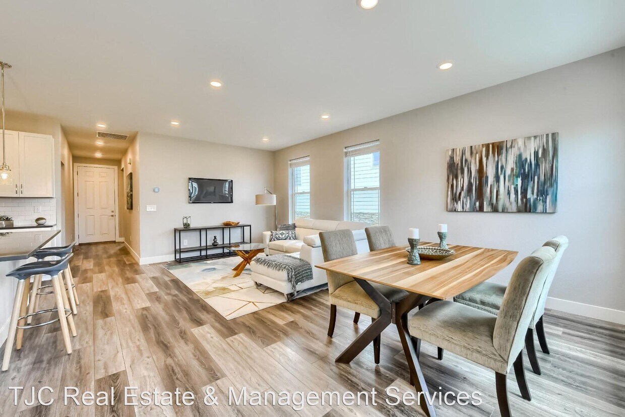 Foto principal - 4 br, 3 bath House - 5968 Odessa Street