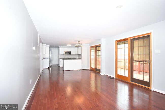 Foto del edificio - 8673 Cooperhawk Ct