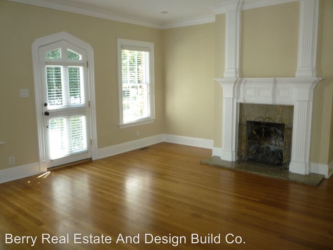 Building Photo - 4 br, 3 bath House - 570 Martina Drive, NE
