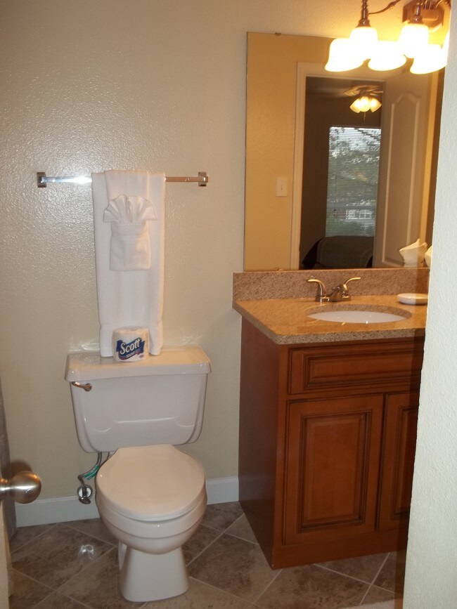 Building Photo - 15505 Peach Hill Ct