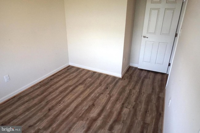 Foto del edificio - 7065 Oak Grove Way