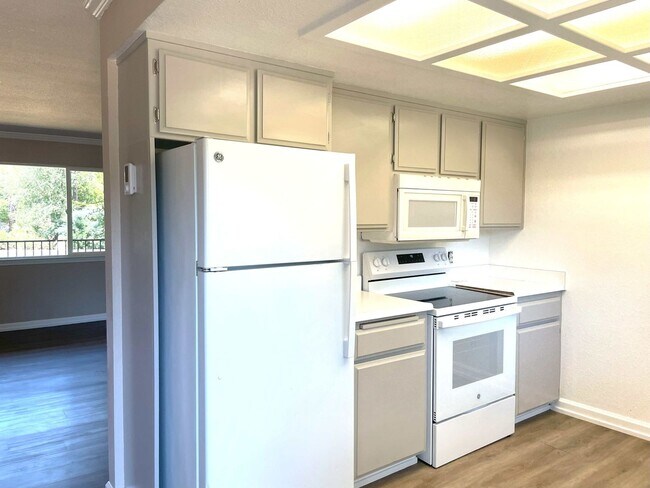 Building Photo - 3 bedroom, 2 bath in Lake Wildwood, Penn V...