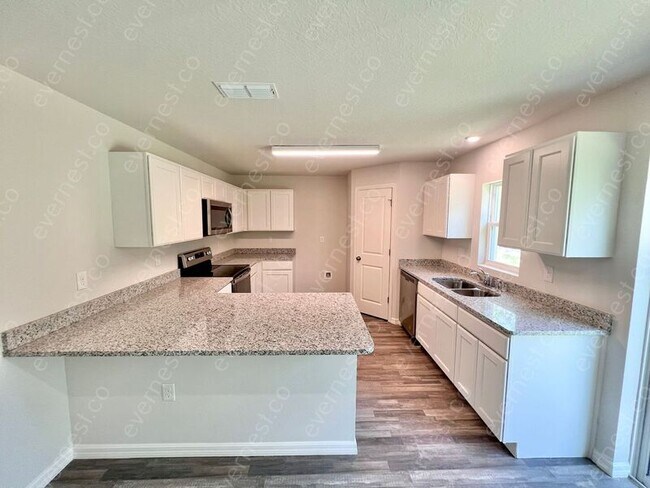 Building Photo - 9033 Ostrom Way