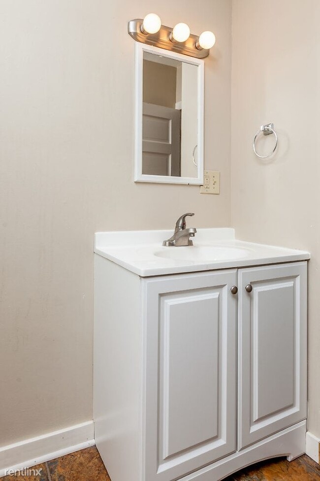 Foto del edificio - 2 br, 1 bath House - 633 Parkway Drive