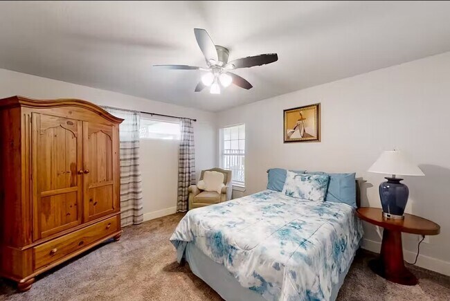 Foto del edificio - 6325 Riverview Way