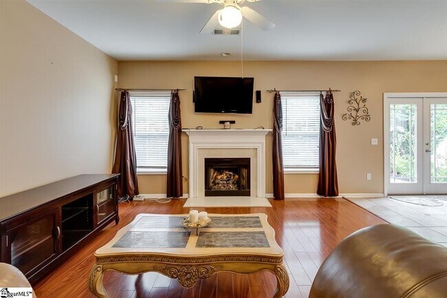 Building Photo - 14 Farmbrook Way