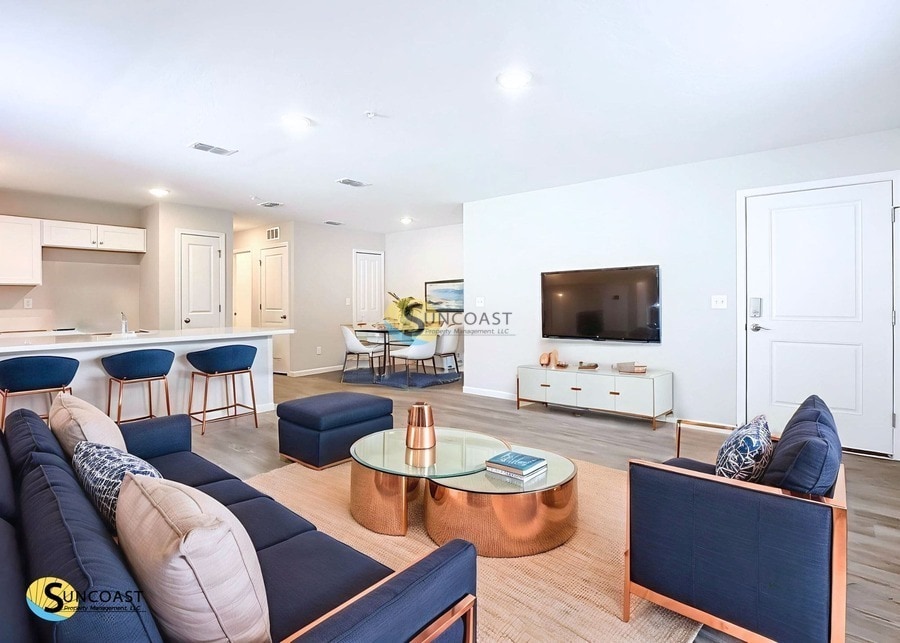Foto principal - 6427 Breezy Oaks Wy