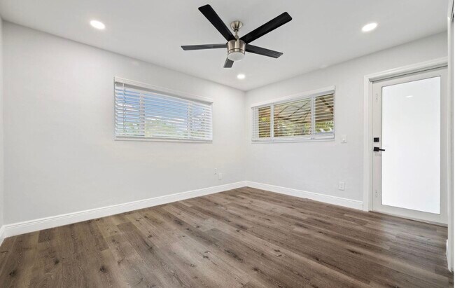 Building Photo - 2298 NE 4th Ave