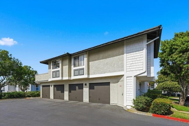 Building Photo - 867 Hollyhock Ct