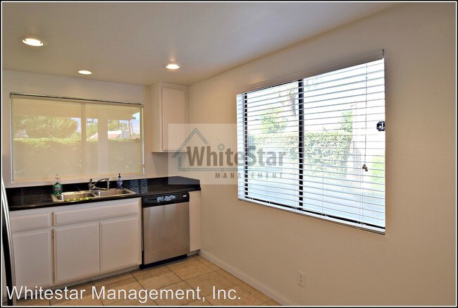Building Photo - 3 br, 2 bath House - 74955 San Simeon Dr