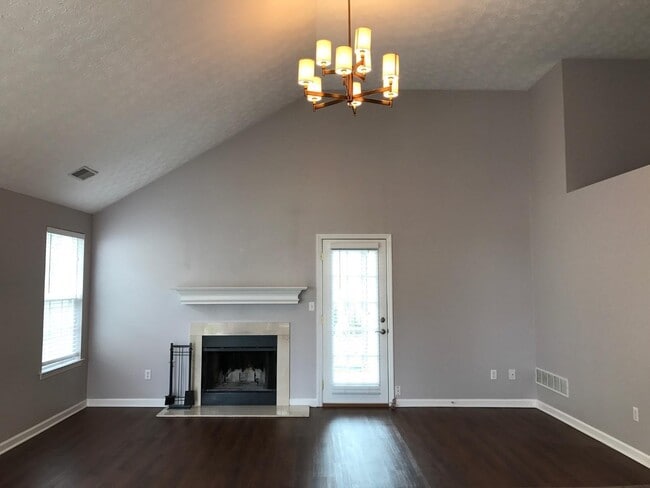 Building Photo - 881 Gerardi Rd