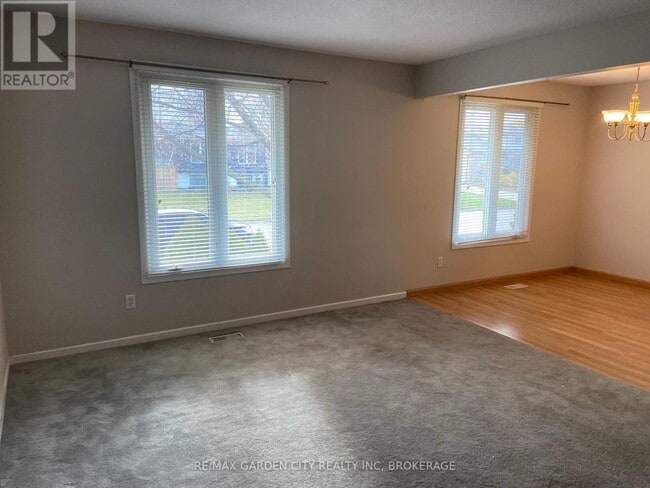 Building Photo - 9 Stonegate Dr