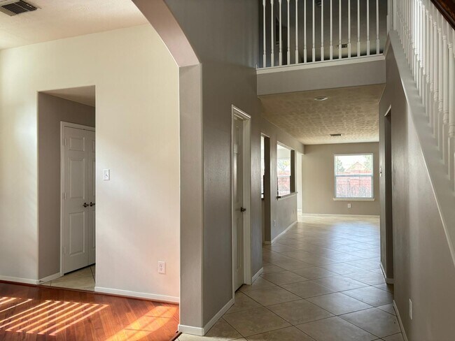 Building Photo - 2306 Slate Ridge Ln