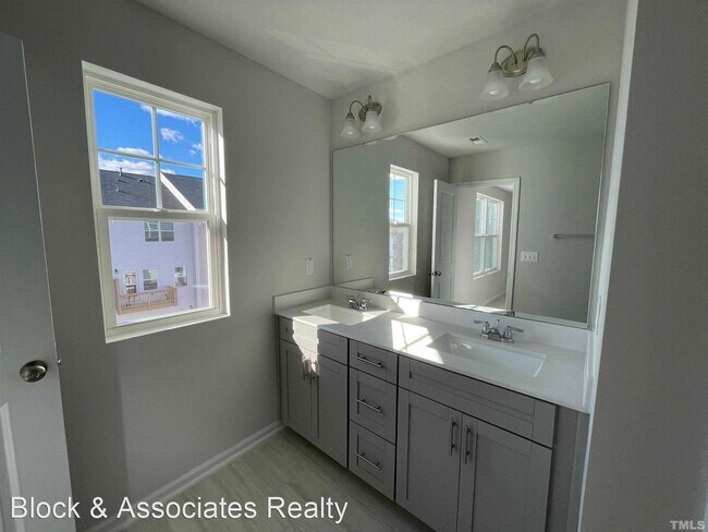 Foto del edificio - 4 br, 3.5 bath House - 1007 Belloak Way