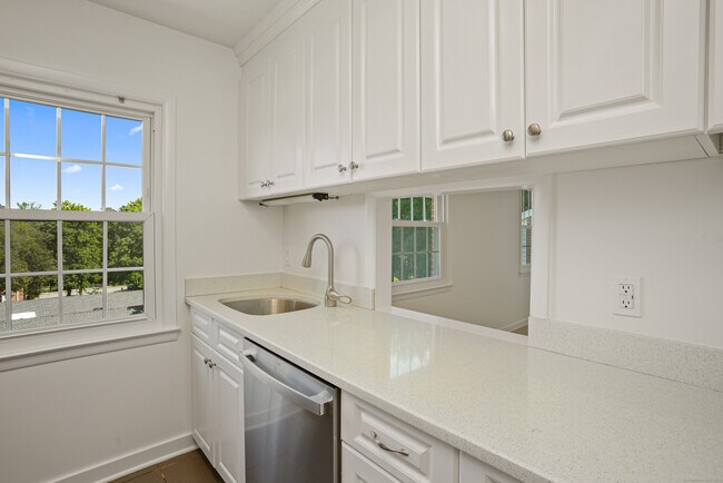 Foto del edificio - 70 Heritage Hill Rd